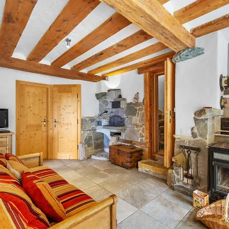 La Verne - Du Bas Apartmán